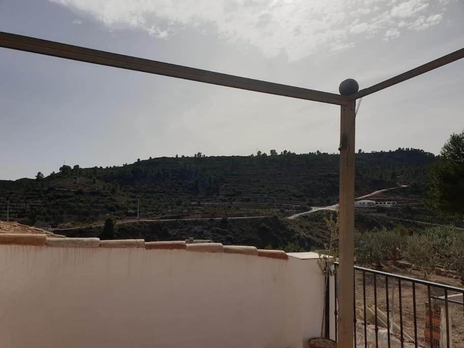 Casa Arriba Village House In Zarra Esterno foto