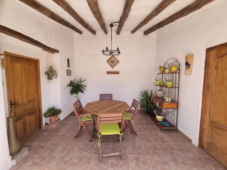 Casa Arriba Village House In Zarra Esterno foto
