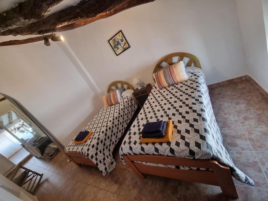 Casa Arriba Village House In Zarra Esterno foto