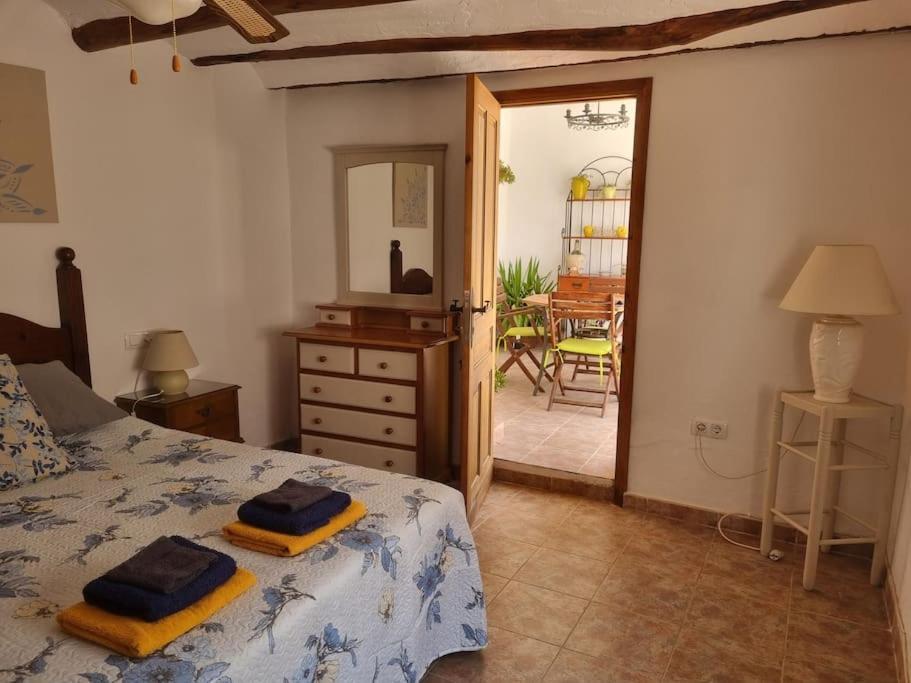 Casa Arriba Village House In Zarra Esterno foto