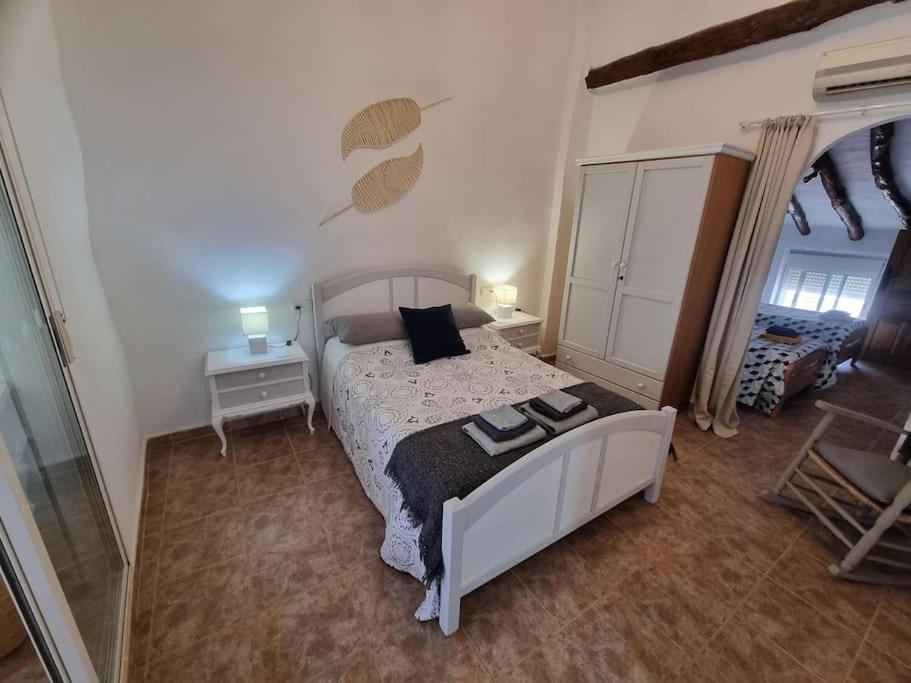Casa Arriba Village House In Zarra Esterno foto